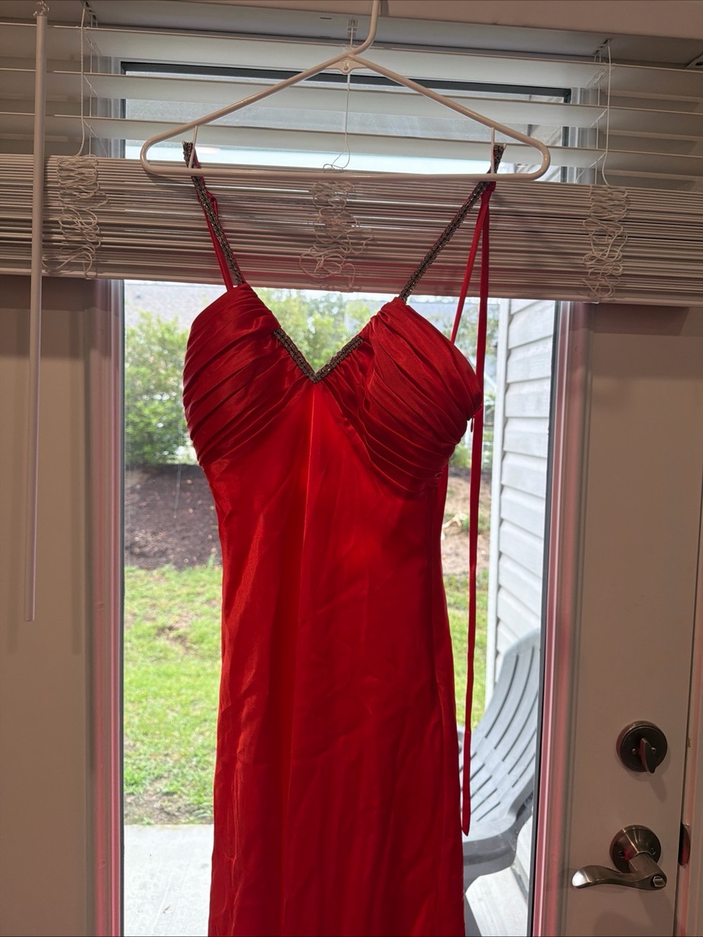 Red Cache Beaded-Strap Gown Y2K Prom Evening Dress Size 8